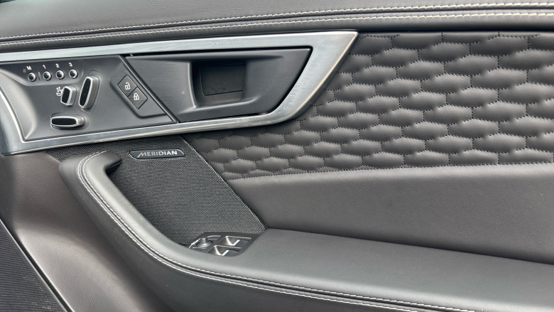 Jaguar F-Type 2.0 P300 R-Dynamic Black 2dr Auto Petrol Coupe